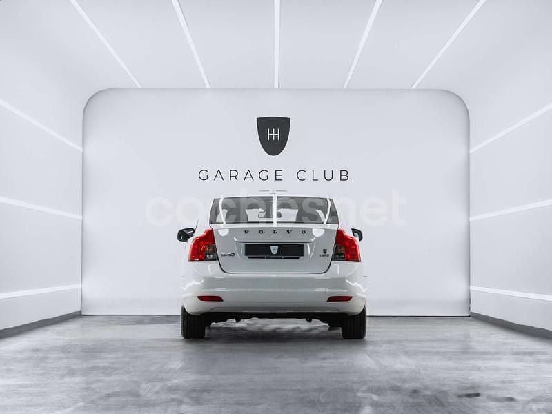 Usado Volvo S40 Momentum 136 CV (100 kW) 2010 Blanco Berlina