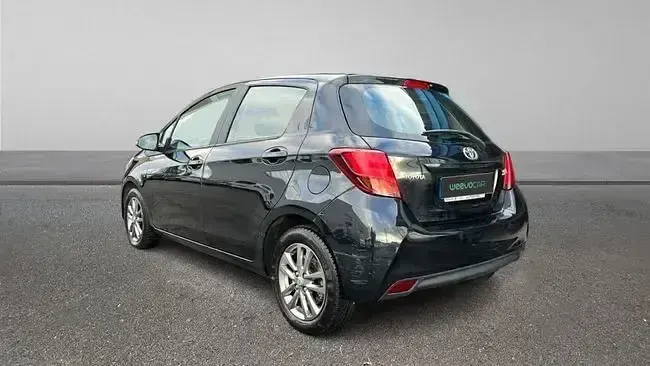 Usado Toyota Yaris Active 69 CV (50 kW) 2017 Negro