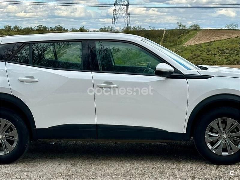 Usado Peugeot 2008 Active 100 CV (73 kW) 2021 Blanco SUV