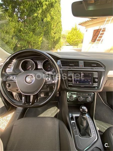 Usado VW Tiguan Edition 125 CV (91 kW) 2018 Negro SUV