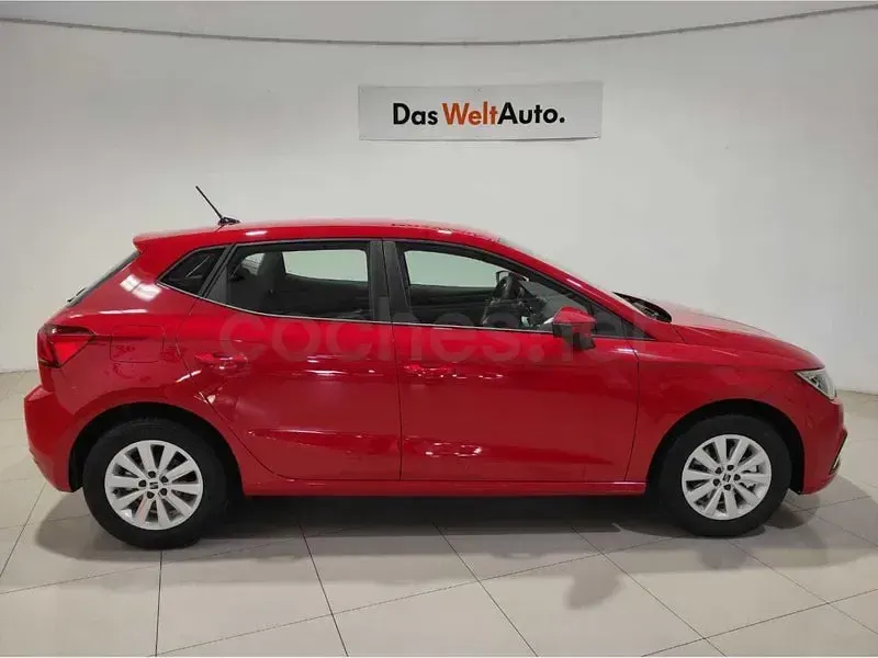 Usado Seat Ibiza Style 116 CV (85 kW) 2022 Rojo Utilitario