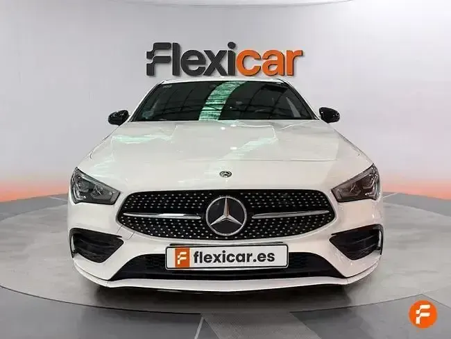 Usado Mercedes CLA200 Shooting Brake 163 CV (119 kW) 2020 Blanco Familiar