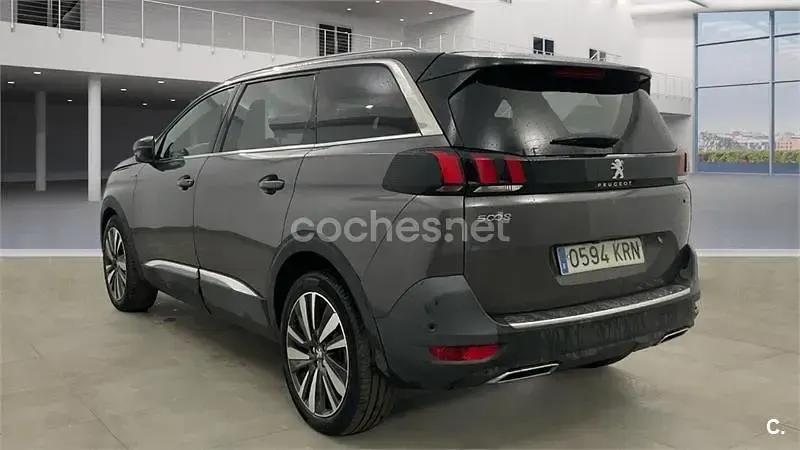 Usado Peugeot 5008 GT-line 130 CV (95 kW) 2018 Gris / plata SUV