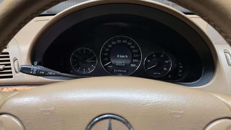 Usado Mercedes E220 Avantgarde 170 CV (125 kW) 2000 Negro Berlina