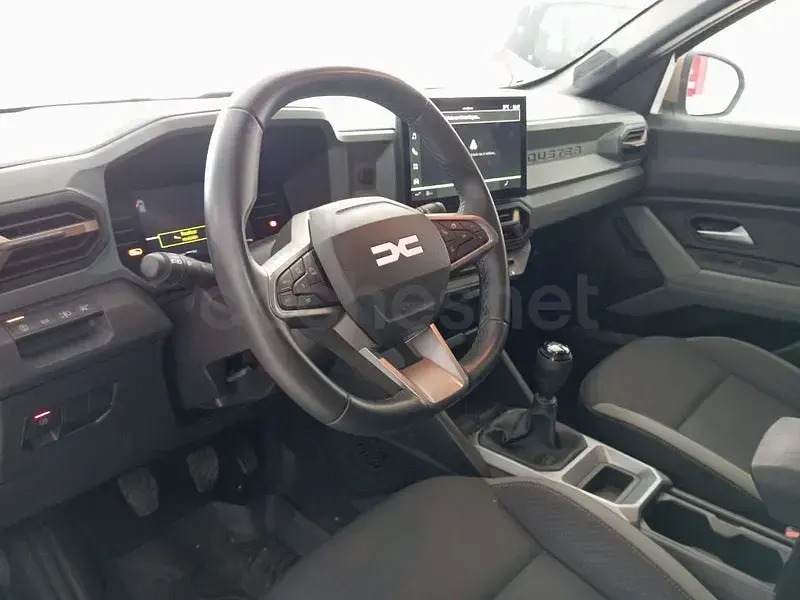 Usado Dacia Duster Extreme 130 CV (95 kW) 2025 Gris / plata SUV