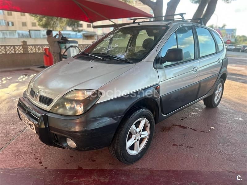 Usado Renault Scénic Privilege 120 CV (88 kW) 2003 Gris / plata Monovolumen