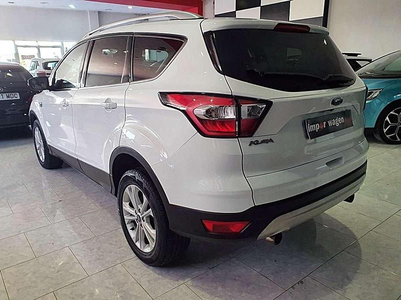 Usado Ford Kuga Titanium 120 CV (88 kW) 2017 Blanco SUV