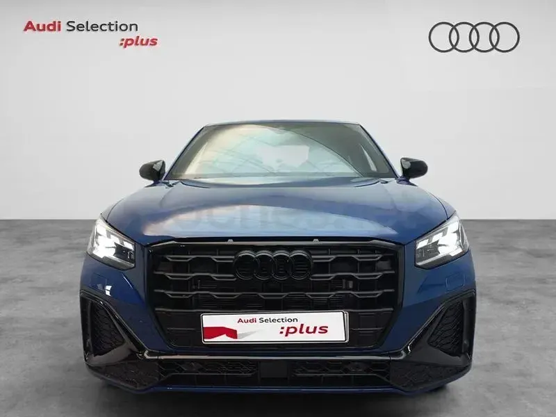 Usado Audi Q2 Ambiente 150 CV (110 kW) 2025 Azul SUV
