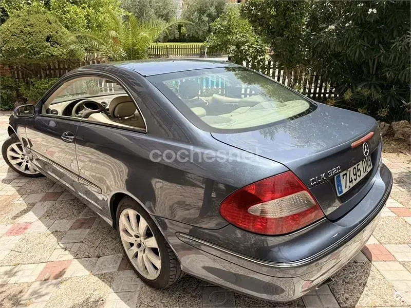 Usado Mercedes CLK320 Elegance 224 CV (164 kW) 2005 Azul Coupe