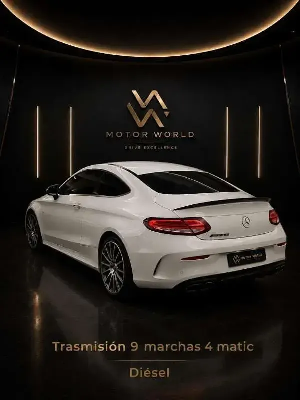 Usado Mercedes C220 194 CV (142 kW) 2018 Blanco Familiar
