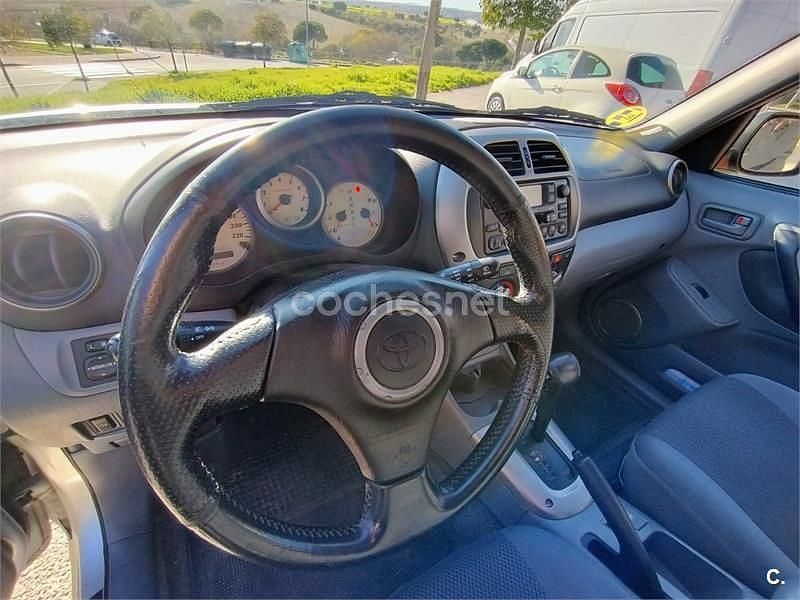 Usado Toyota RAV4 Sol 150 CV (110 kW) 2002 Gris / plata SUV