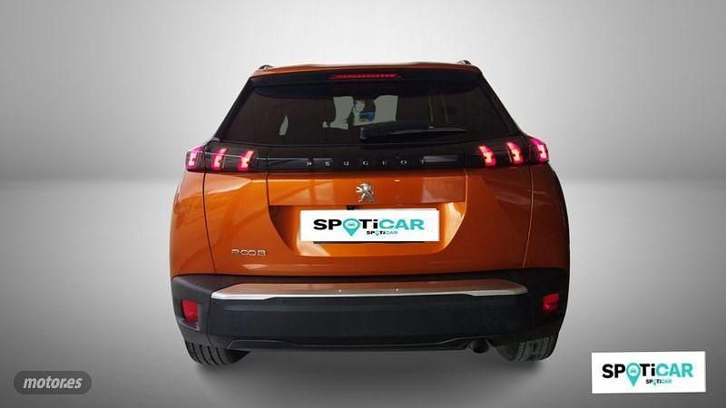 Usado Peugeot 2008 Allure 110 CV (80 kW) 2022 Naranja SUV
