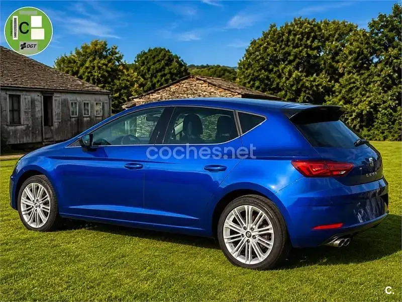 Usado Seat Leon XCELLENCE 150 CV (110 kW) 2017 Azul Berlina