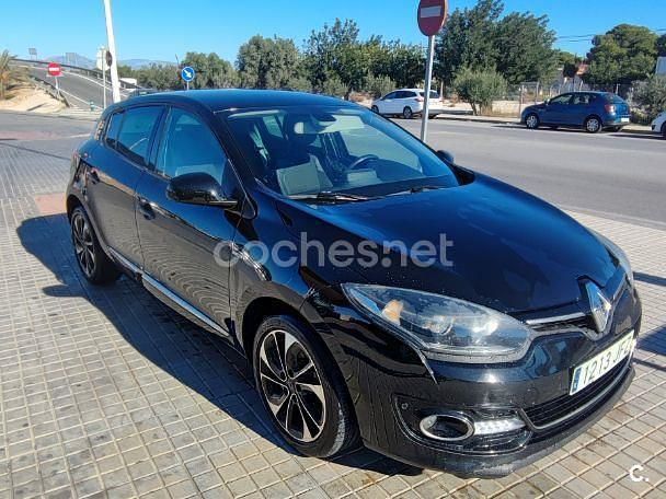 Negro Usado 2015 Renault Mégane III Bose Edition Berlina | 8400 € (Precio justo) - Imagen 1/4