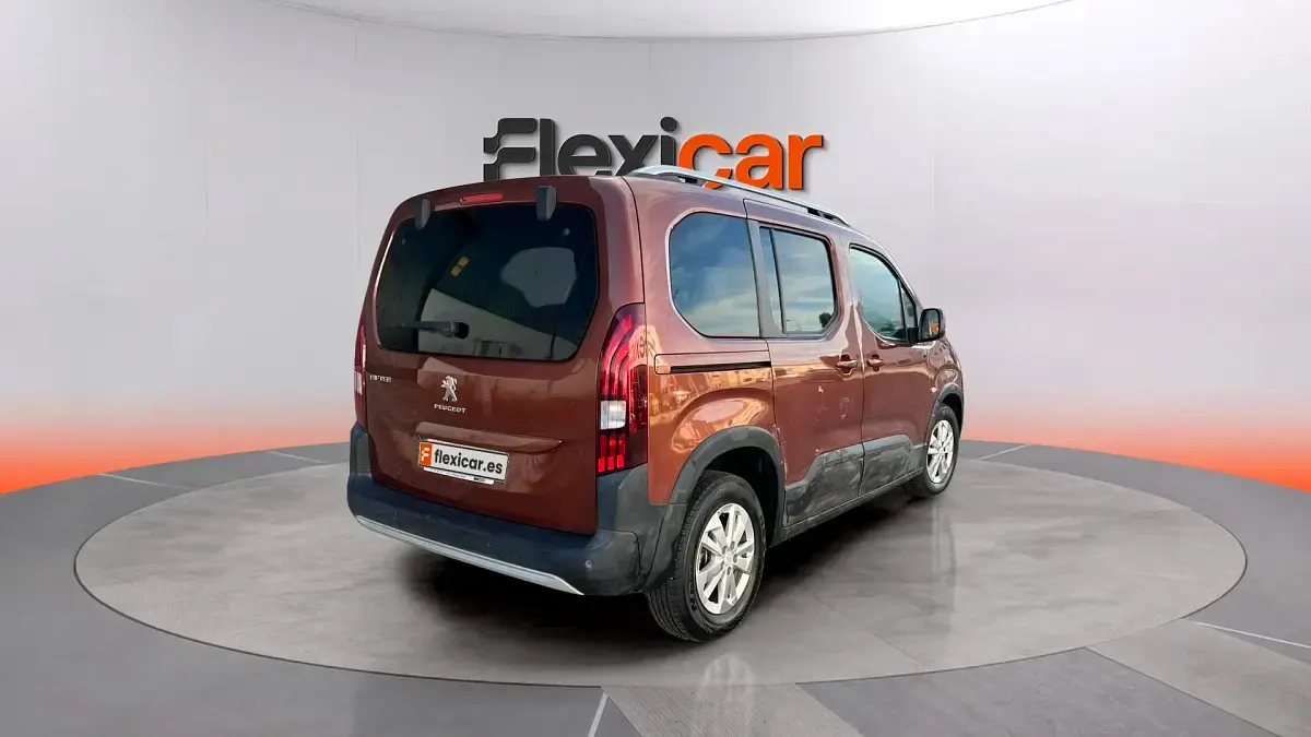 Usado Peugeot Rifter Allure 100 CV (73 kW) 2019 Naranja Monovolumen
