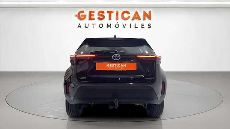 Usado Toyota Yaris Cross Active 116 CV (85 kW) 2024 Negro SUV
