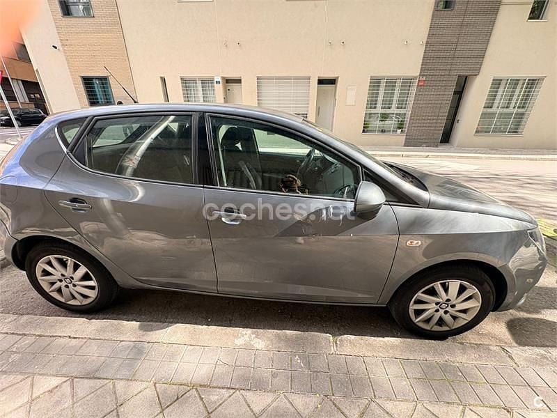 Begagnad Seat Ibiza I-Tech 105 HK (77 kW) 2014 Grå Sedan
