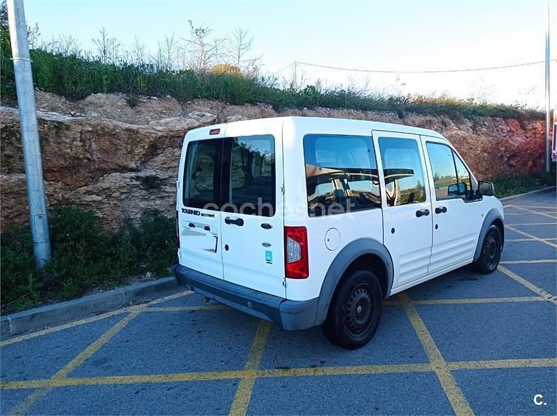 Usado Ford Tourneo Connect Trend 115 CV (84 kW) 2013 Blanco Monovolumen