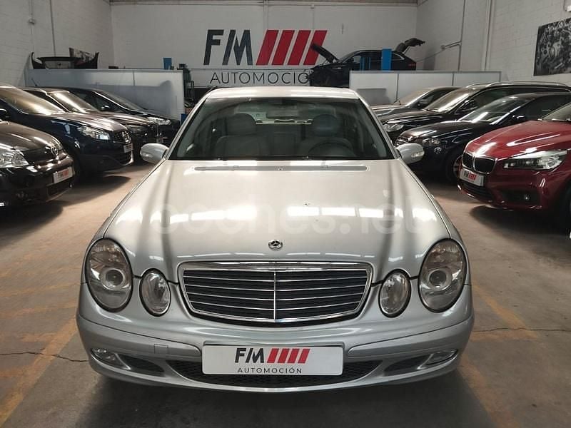 Gris / plata Usado 2003 Mercedes E220 Classic Berlina | 4499 € (Precio justo) - Imagen 1/4