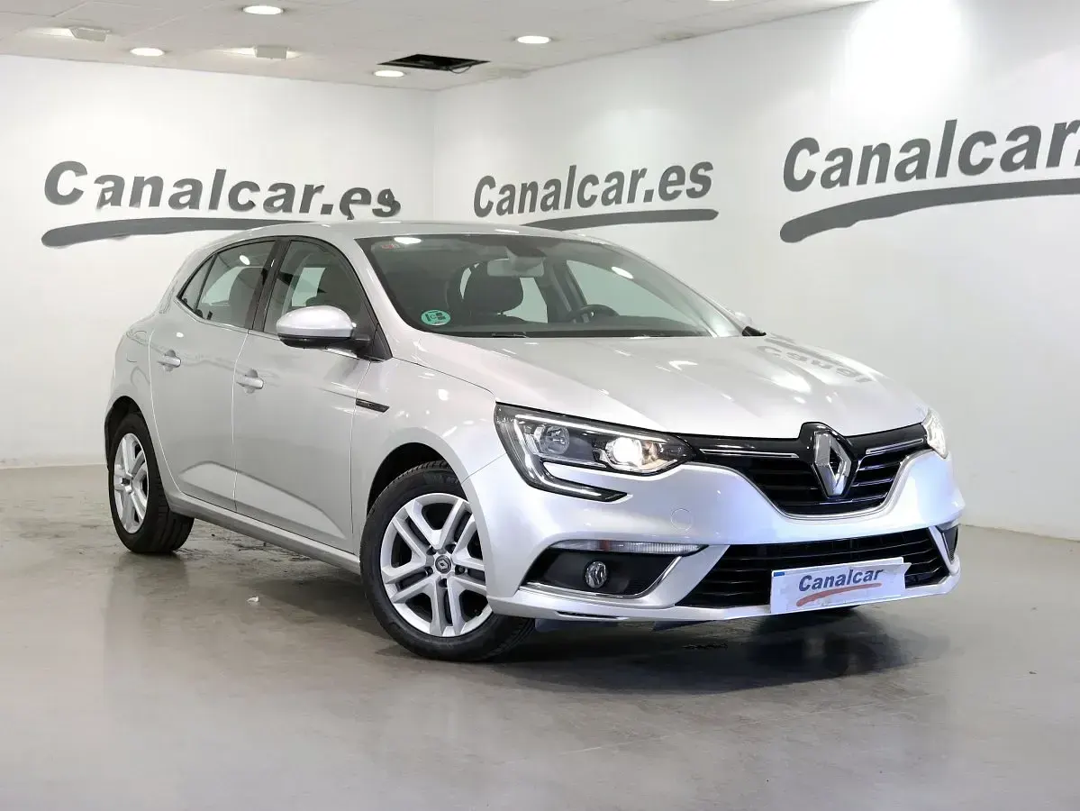 Usado Renault Mégane Life 100 CV (73 kW) 2016 Gris