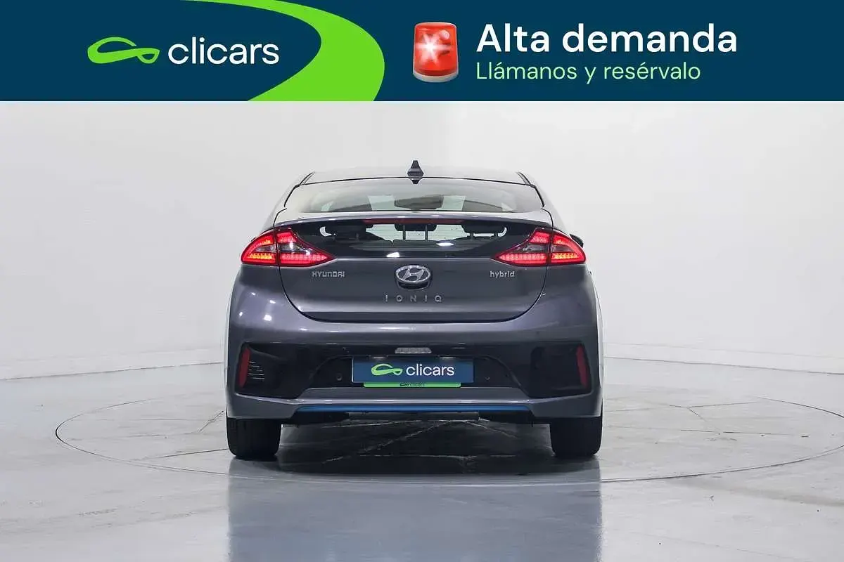 Usado Hyundai Ioniq 105 CV (77 kW) 2017 Gris Utilitario
