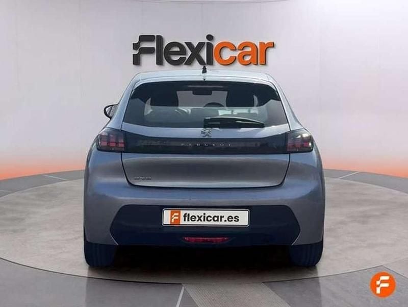 Usado Peugeot 208 Active 101 CV (74 kW) 2021 Gris Utilitario