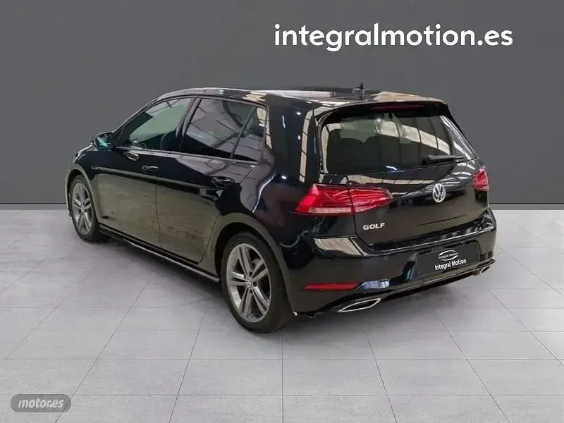 Usado VW Golf VII Sport 149 CV (109 kW) 2019 Negro Berlina