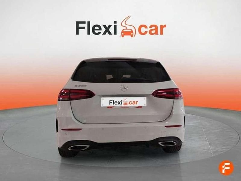 Usado Mercedes B200 163 CV (119 kW) 2020 Blanco Monovolumen