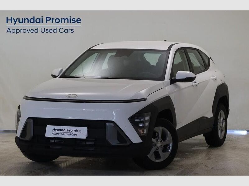 Serenity white Usado 2024 Hyundai Kona SUV | 24.490 € (Caro) - Imagen 1/4