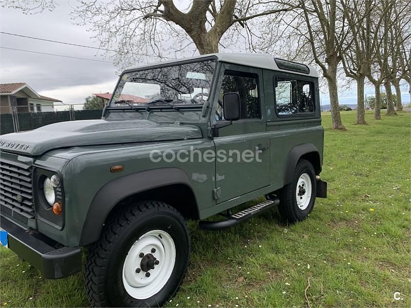 Usado Land Rover Defender S 122 CV (89 kW) 2011 Verde Familiar