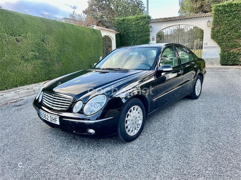 Negro Usado 2005 Mercedes E200 Elegance Berlina | 5800 € - Imagen 1/4