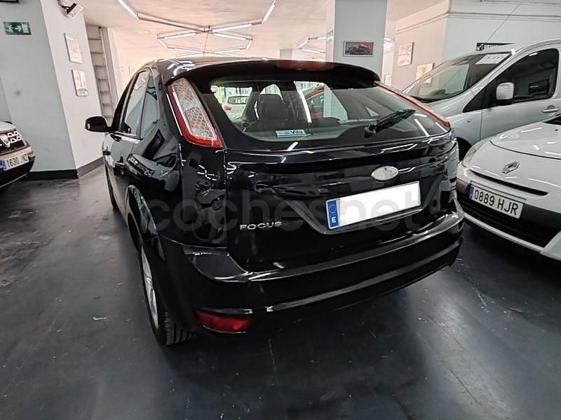Usado Ford Focus Trend 101 CV (74 kW) 2008 Negro Berlina