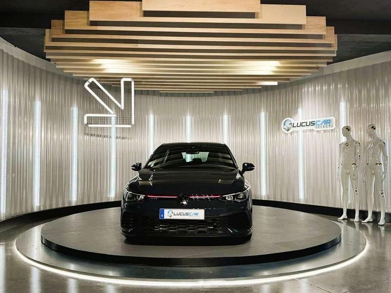 Usado VW Golf VIII GTI 300 CV (220 kW) 2022 Gris Utilitario