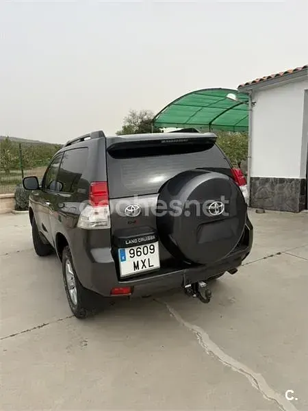 Używany Toyota Land Cruiser 190 KM (139 kW) 2013 Szary SUV