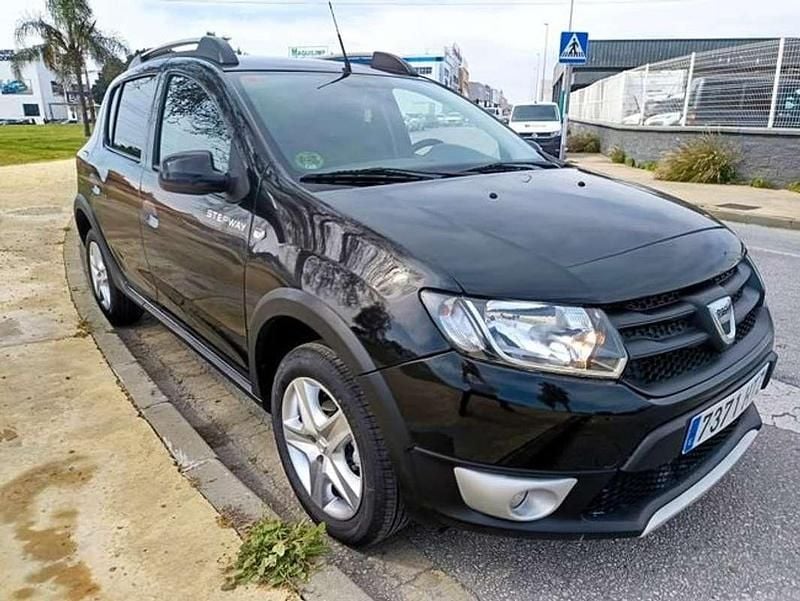 Usado Dacia Sandero Stepway 90 CV (66 kW) 2013 Negro Utilitario