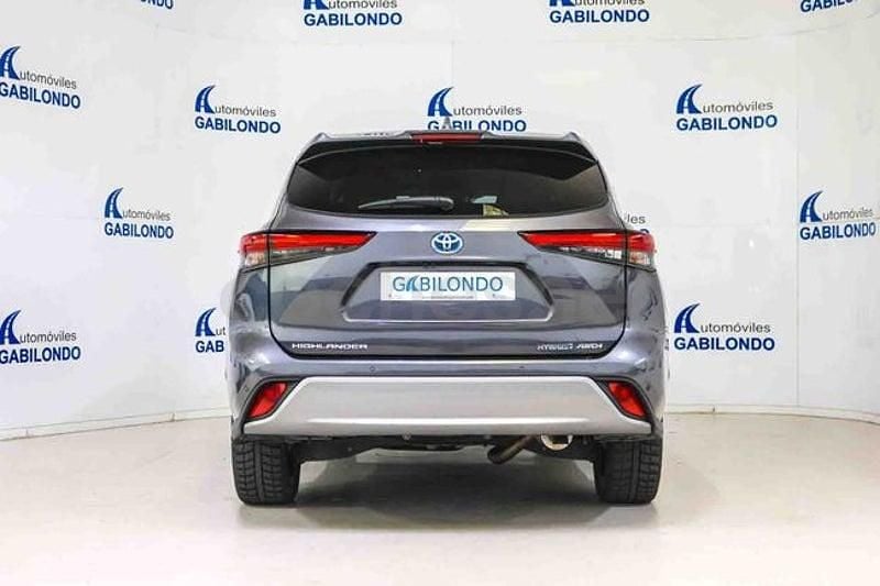 Usado Toyota Highlander Advance 246 CV (180 kW) 2021 Gris / plata SUV