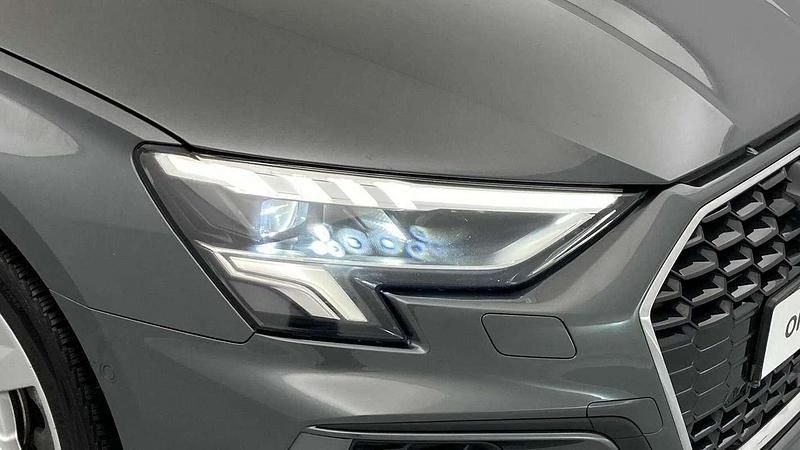 Usado Audi A3 S-Line 150 CV (110 kW) 2024 Plateado Familiar