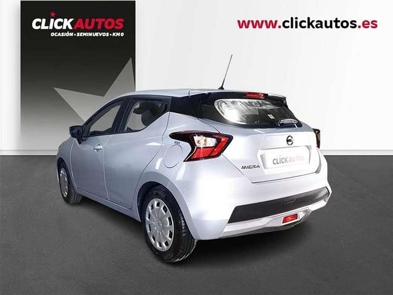 Usado Nissan Micra Acenta 92 CV (67 kW) 2022 Plateado Utilitario