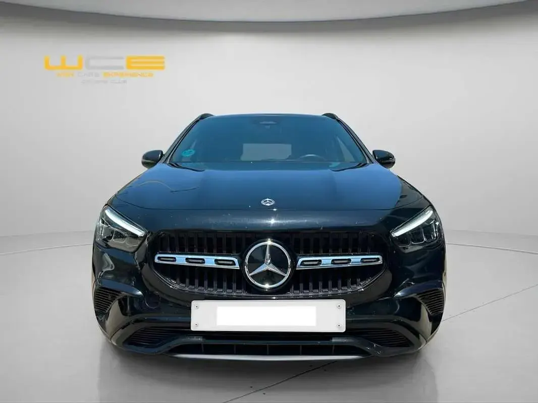 Usado Mercedes GLA200 150 CV (110 kW) 2024 Blanco SUV