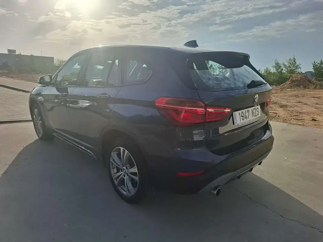 Usado BMW X1 Sport Line 150 CV (110 kW) 2016 Gris / plata SUV