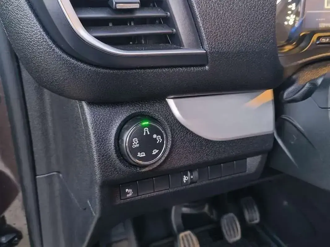 Usado Toyota Verso 150 CV (110 kW) 2018 Marrón Monovolumen