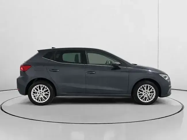 Usado Seat Ibiza XCELLENCE 115 CV (84 kW) 2025 Gris Utilitario
