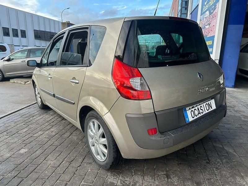 Usado Renault Scénic II Dynamique 85 CV (62 kW) 2007 Gris / plata Monovolumen