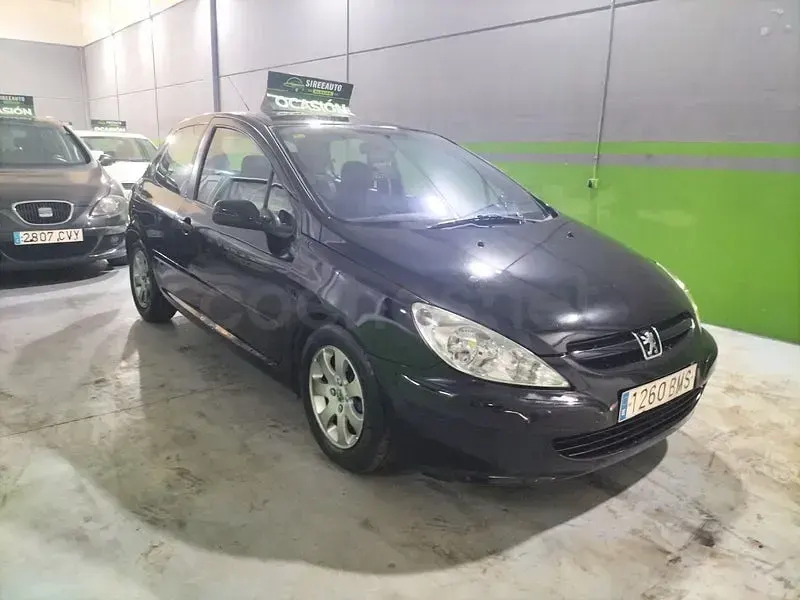 Usado Peugeot 307 110 CV (80 kW) 2001 Negro Utilitario