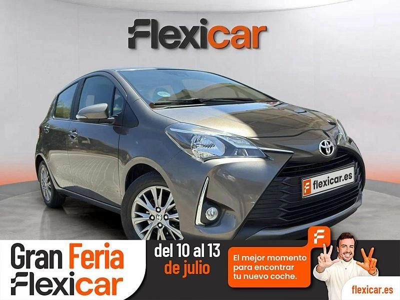 Gris / plata Usado 2020 Toyota Yaris Active Berlina | 13.990 € (Precio justo) - Imagen 1/4