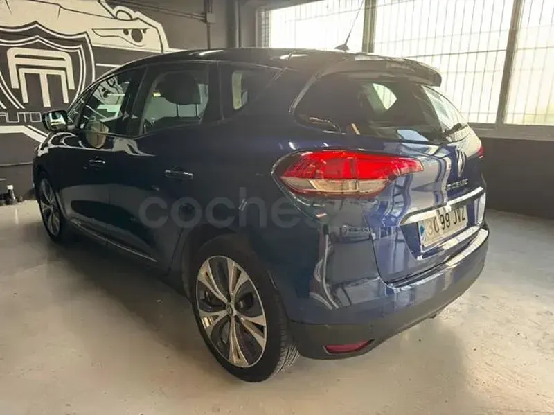 Usado Renault Scénic III Zen 110 CV (80 kW) 2017 Azul Monovolumen