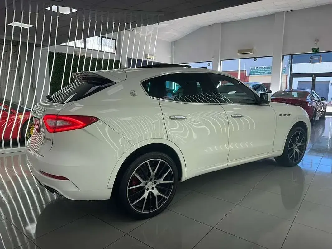 Usado Maserati Levante 275 CV (202 kW) 2018 Blanco SUV