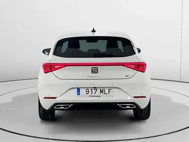Usado Seat Leon FR 150 CV (110 kW) 2023 Blanco Berlina