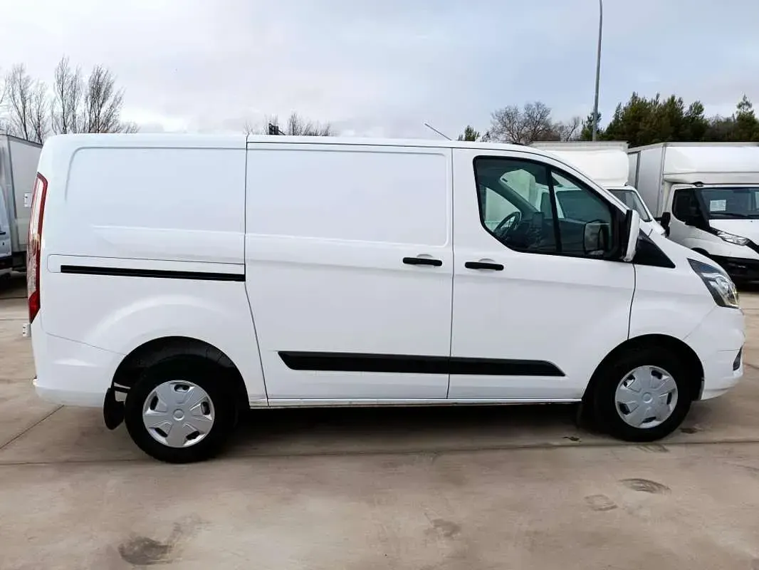 Usado Ford Transit Custom Trend 105 CV (77 kW) 2022 Blanco Van