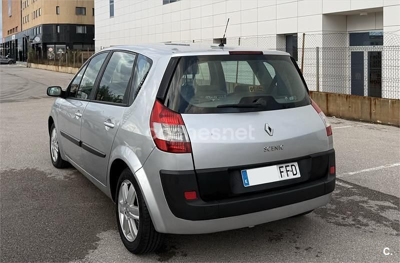 Usado Renault Scénic II Expression 105 CV (77 kW) 2007 Gris / plata Monovolumen